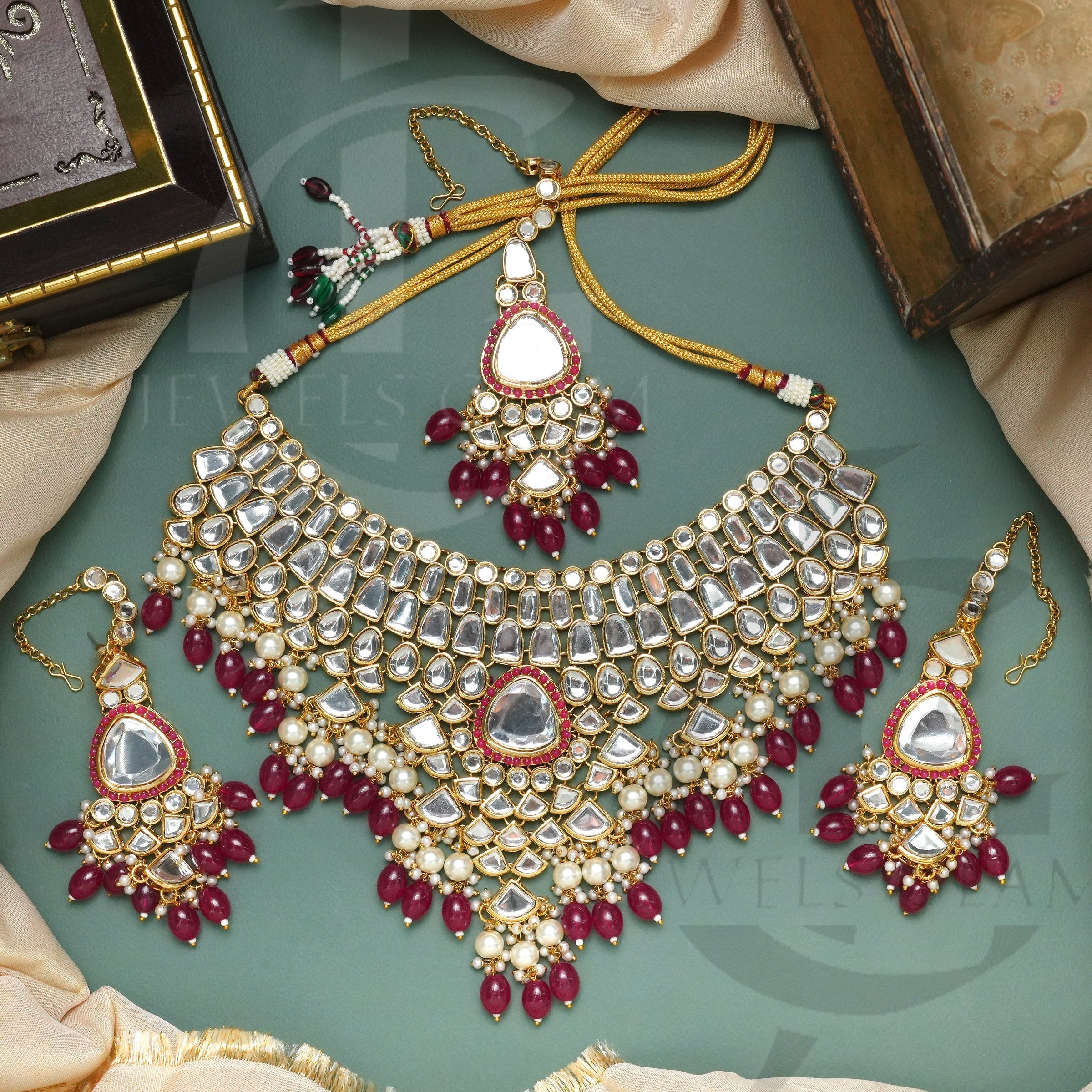 Magenta Kundan Bridal Jewelry Set