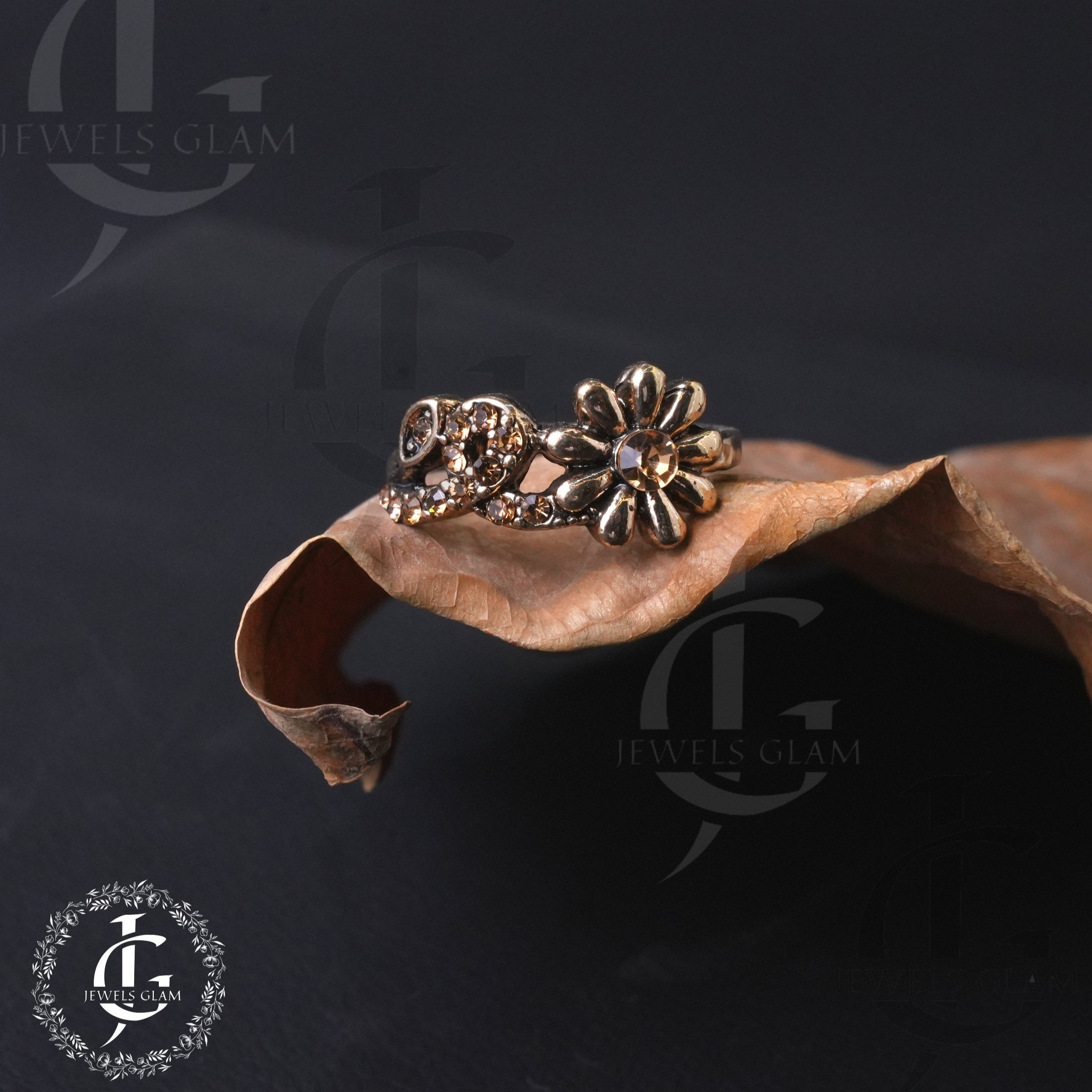Floral Elegance Crystal Ring