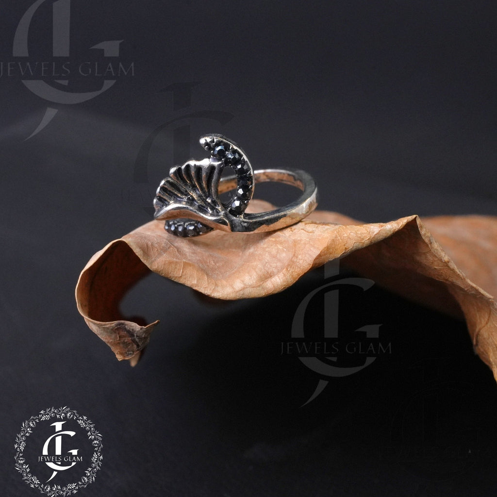 Enchanting Black Fan Ring