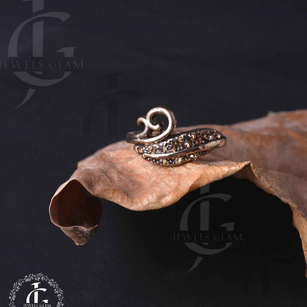 Elegant Swirl Crystal Ring