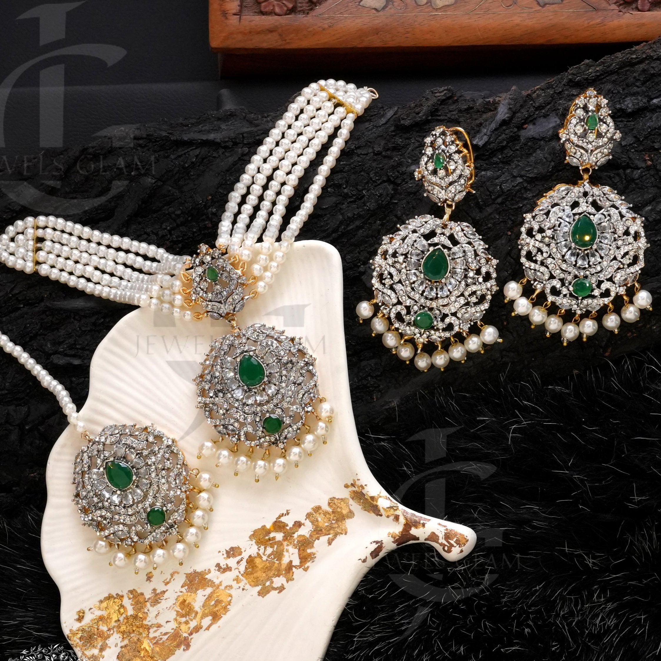 Studded Zircon Choker Set Green