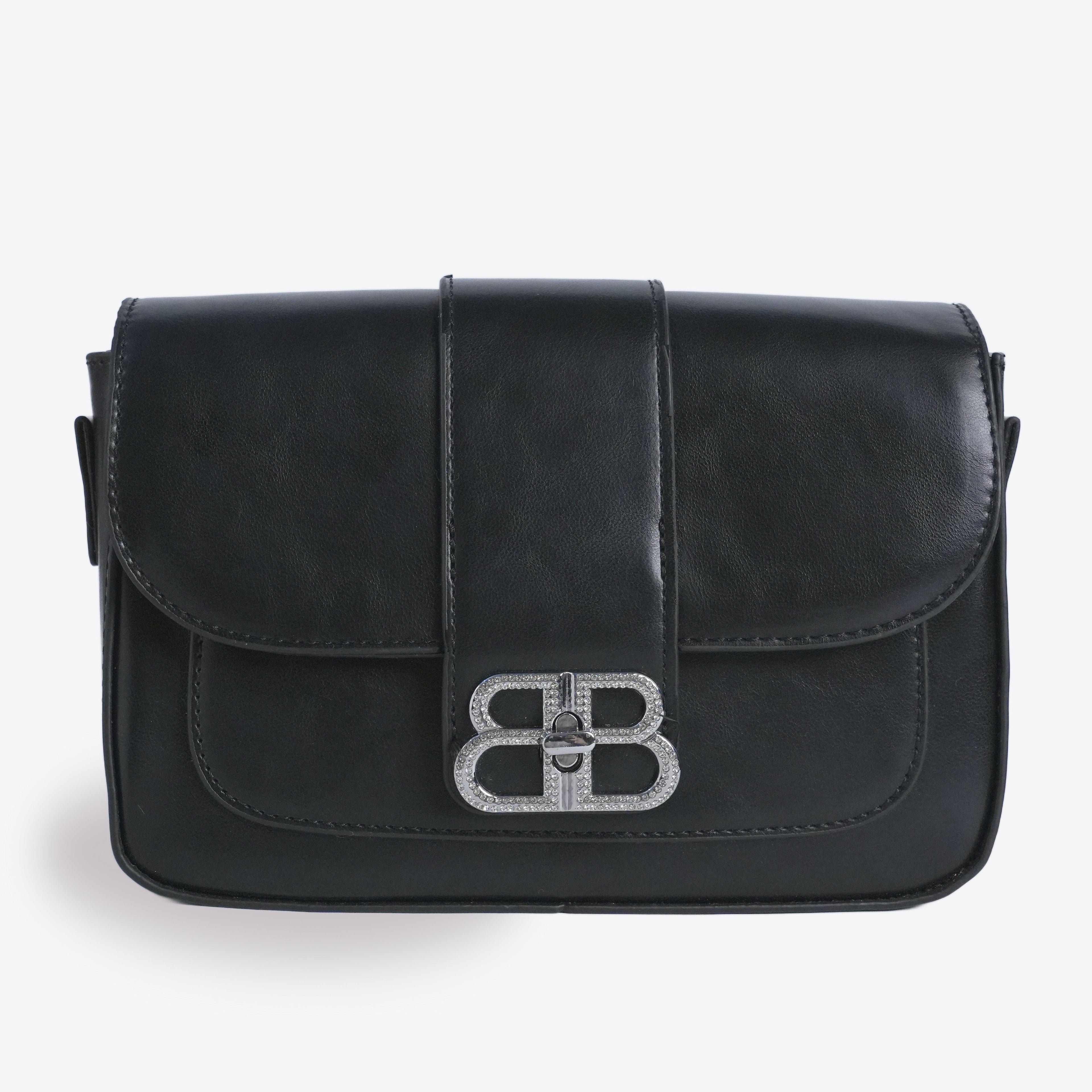 Women Sleek Leather Crossbody Bag
