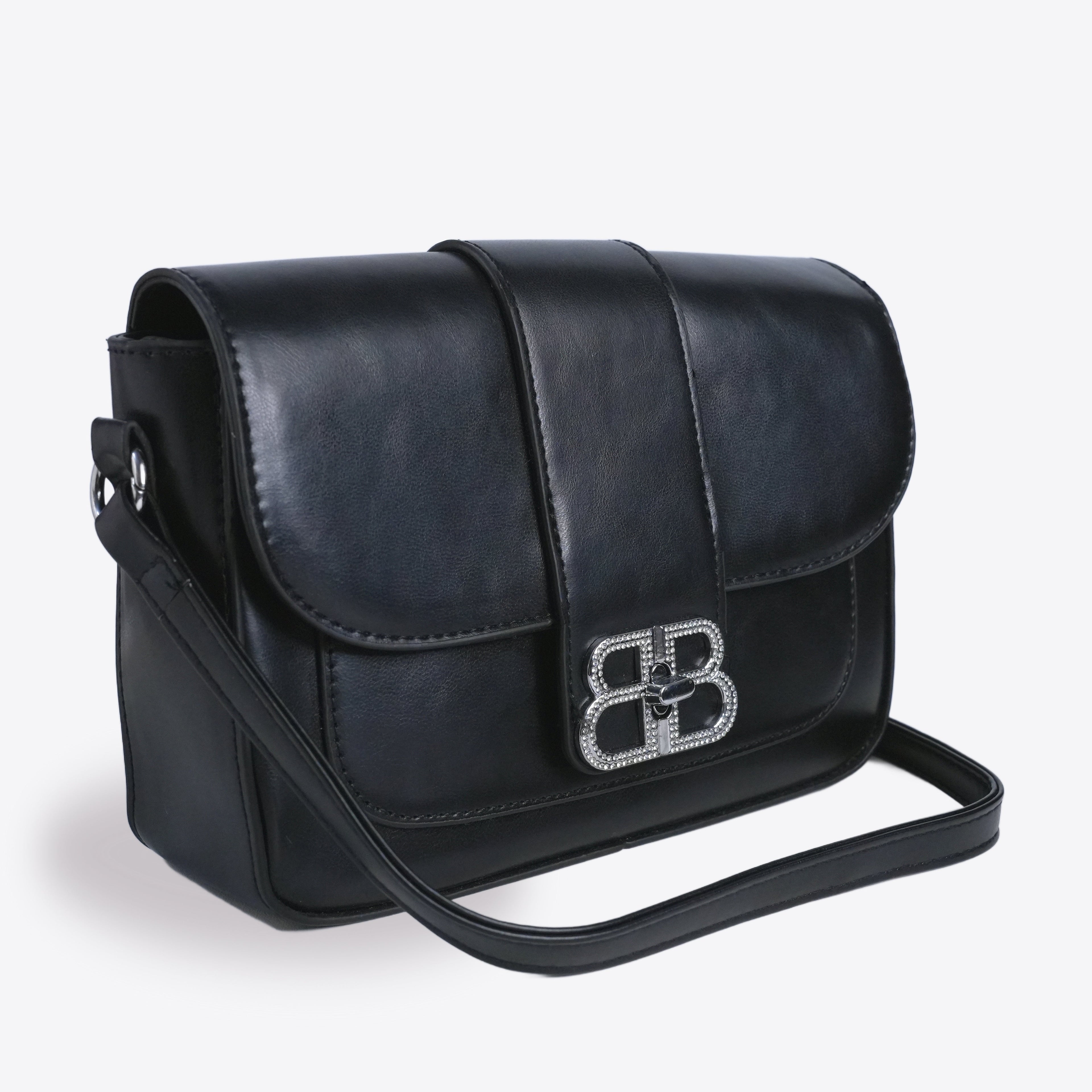 Women Sleek Leather Crossbody Bag