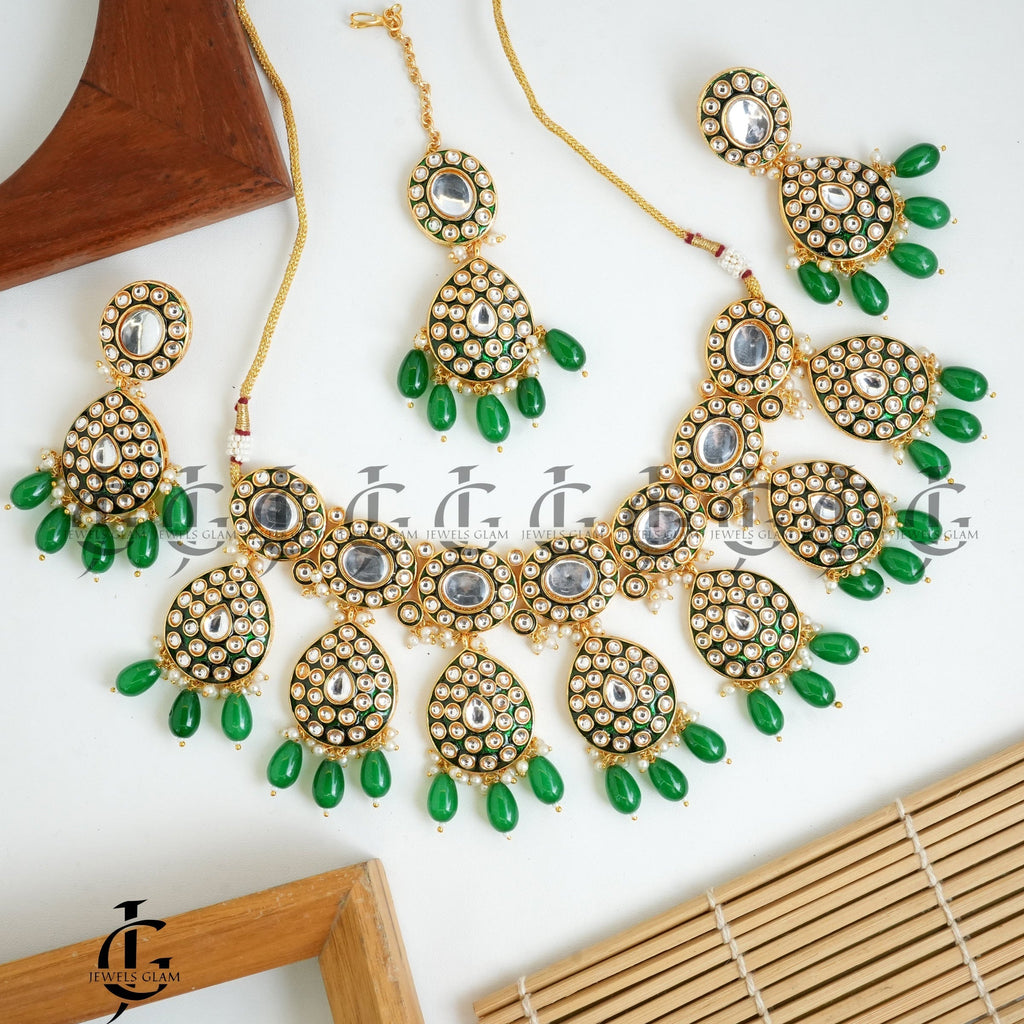 Emerald Elegance Kundan Bridal Jewelry Set