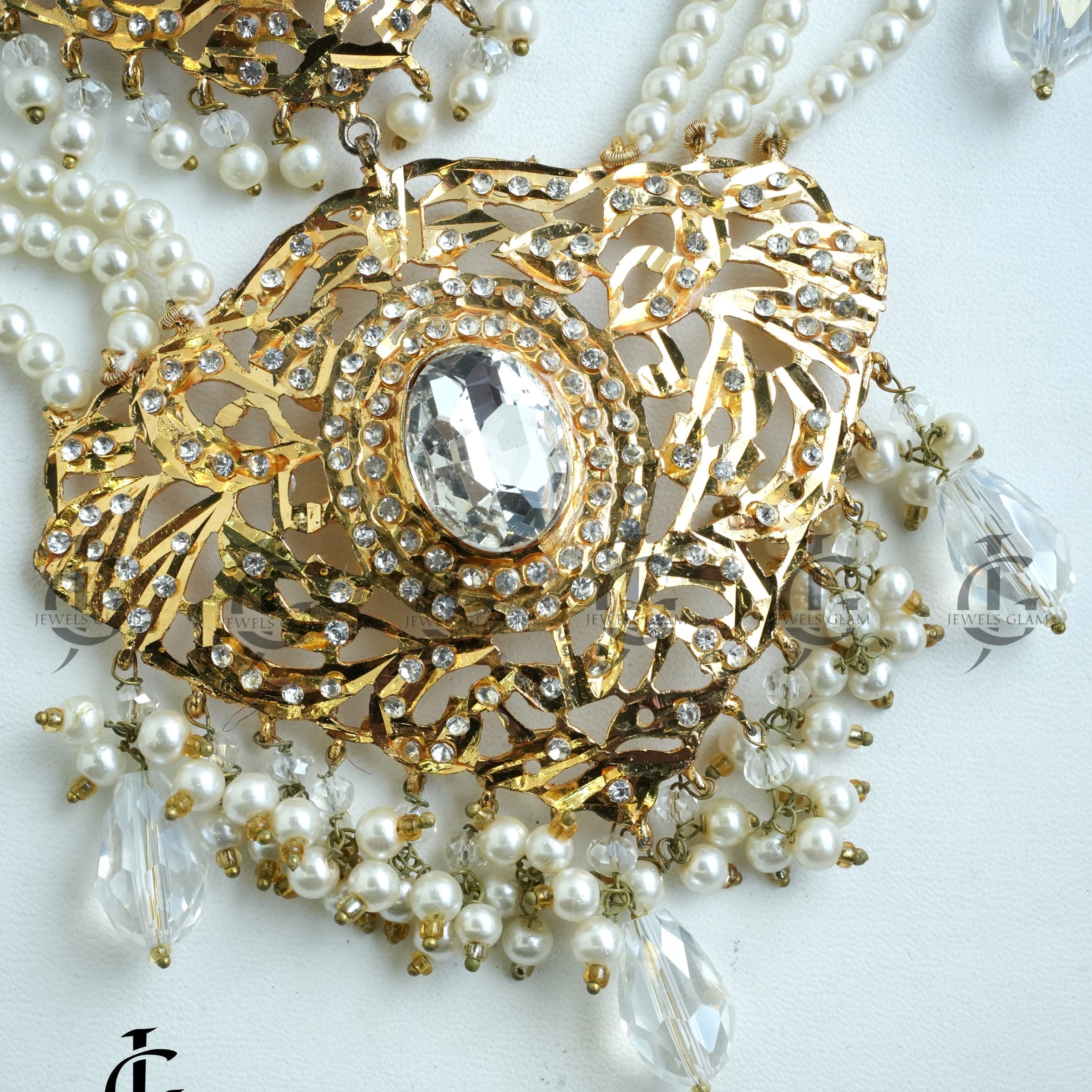 Gold-Tone Pearl Bridal Jewelry Set with Intricate Detailing