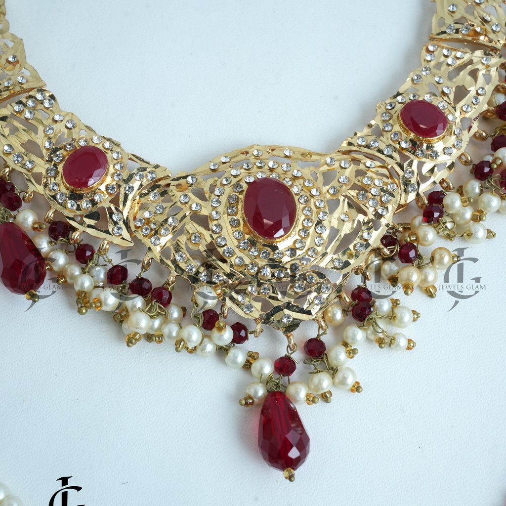 Gold-Tone Pearl Bridal Jewelry Set with Intricate Detailing