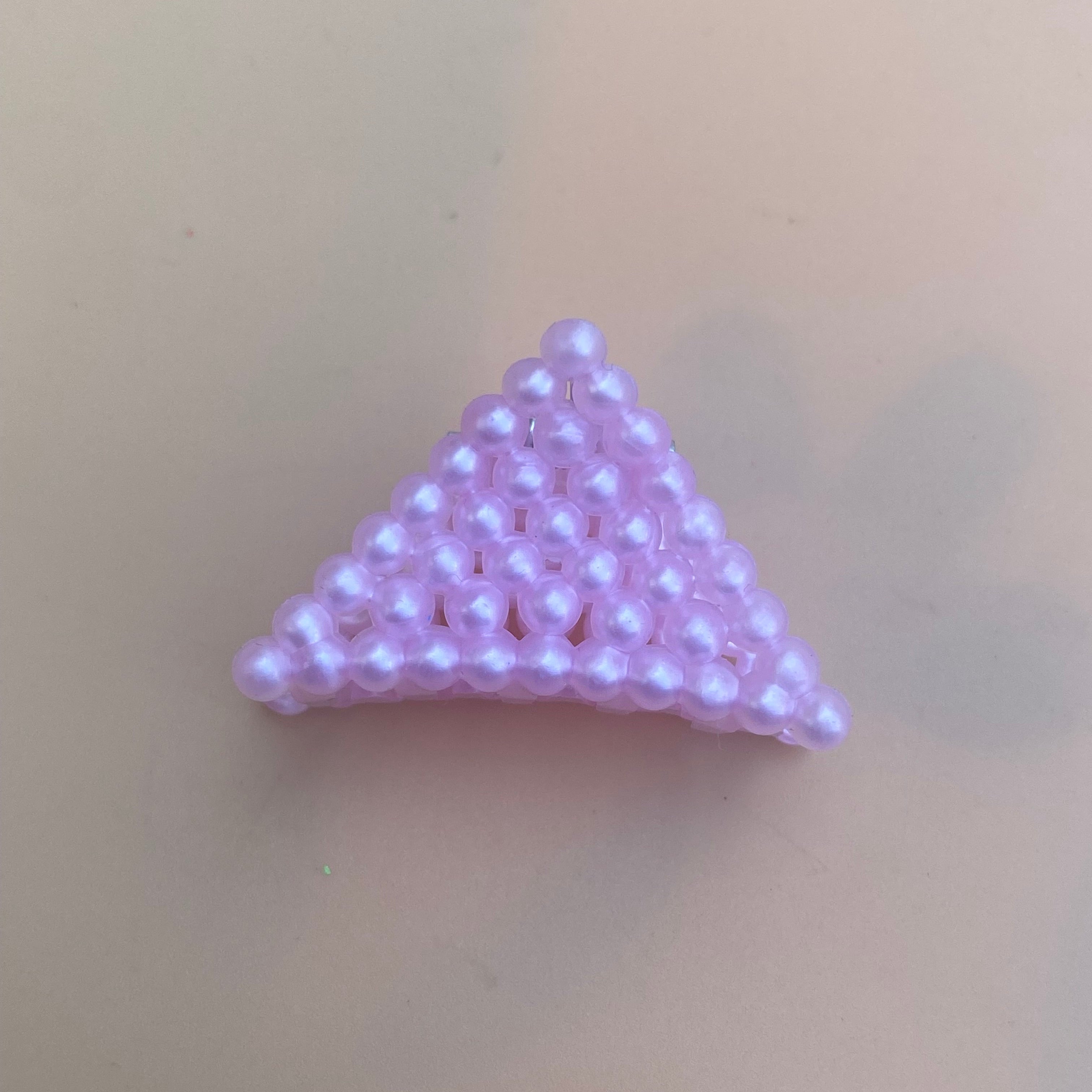 Triangular Pearl Hair Catchers – Pastel Elegance