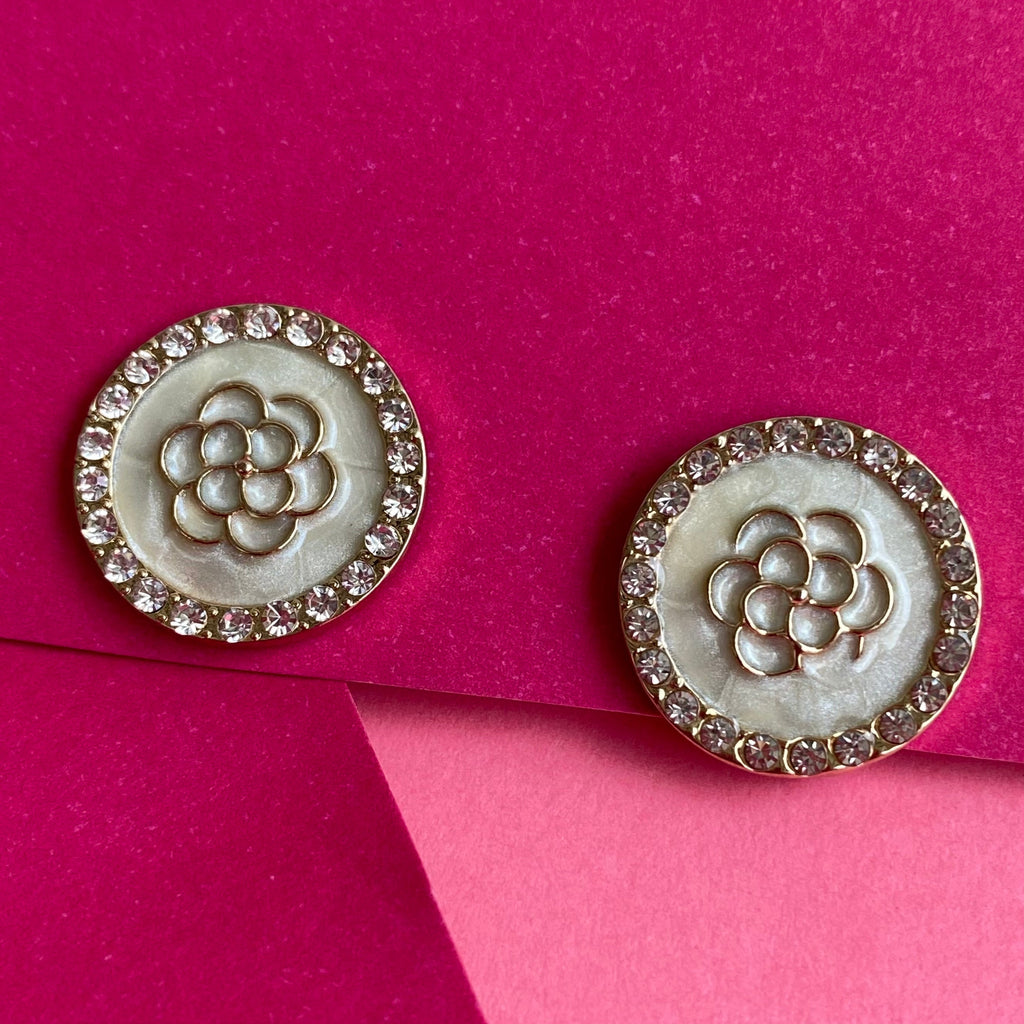 Elegant Floral Pearl Stud Earrings