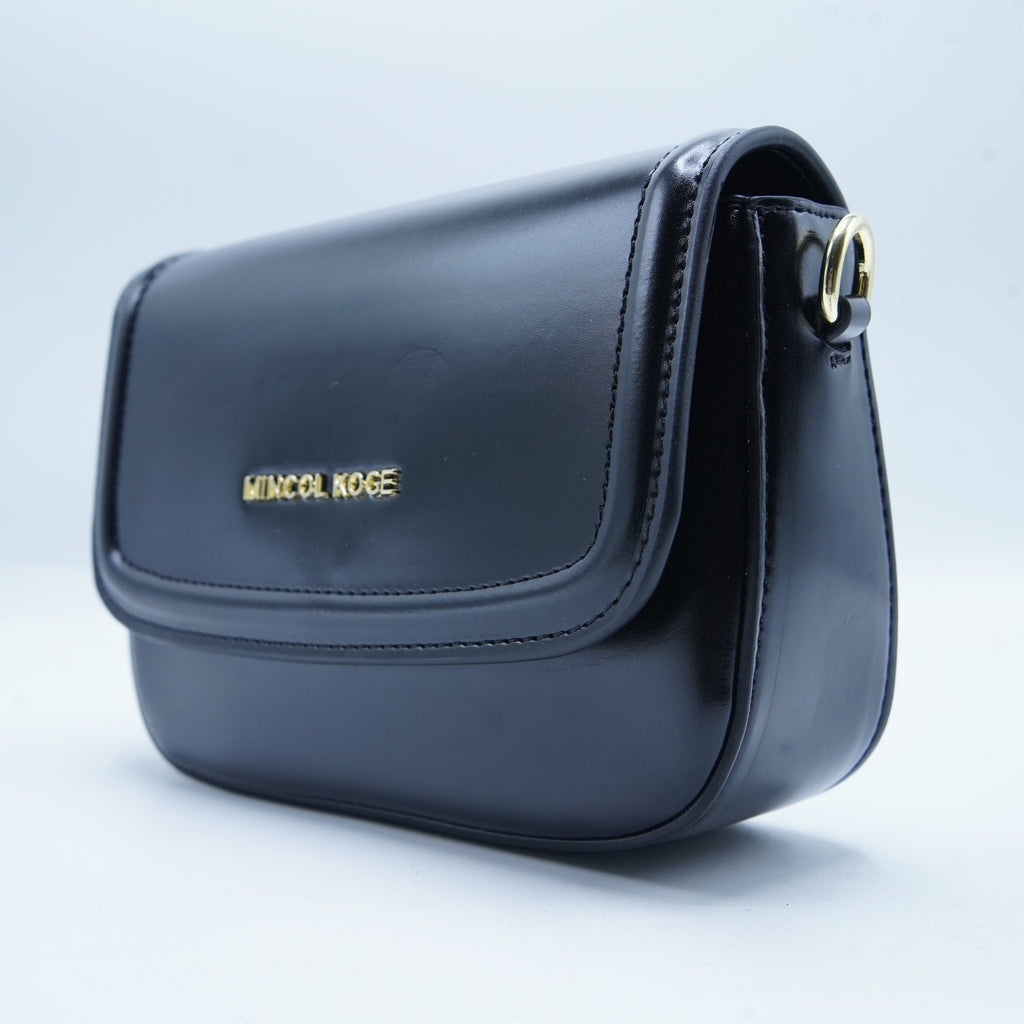 Women Sleek Leather Bag With Adjustable Strap