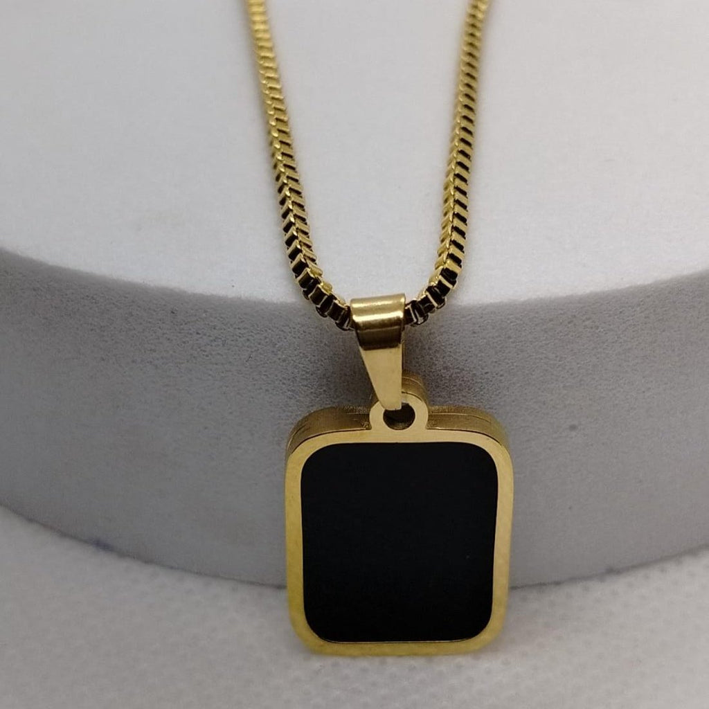 Classic Mother-of-Pearl Pendant Necklace